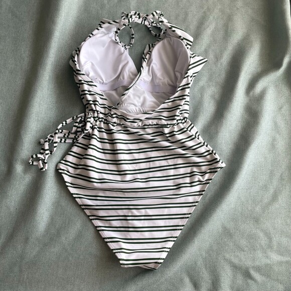 Cupshe One Piece Swimsuit - Picture 2 of 4